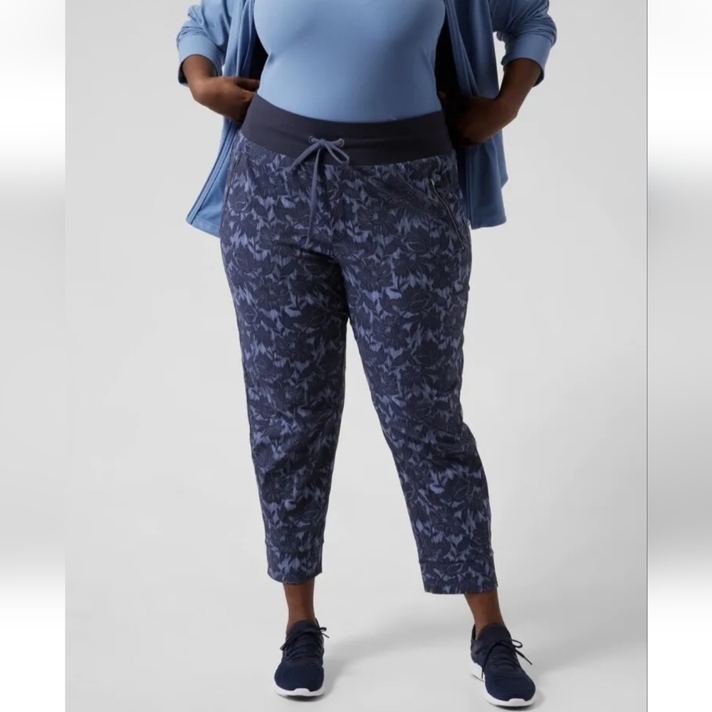 Athleta Trekkie North‎ Printed Jogger Pants Ethereal Bloom Blue Women 18